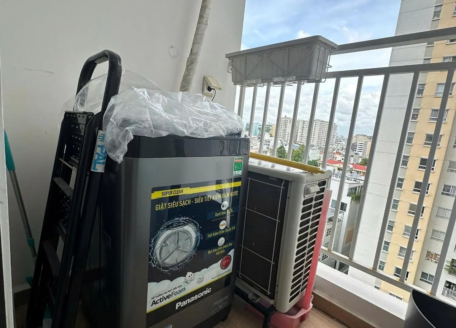 Can Ho Cao Cap San Bay Tsn 1 Ho Chi Minh City Apartment
