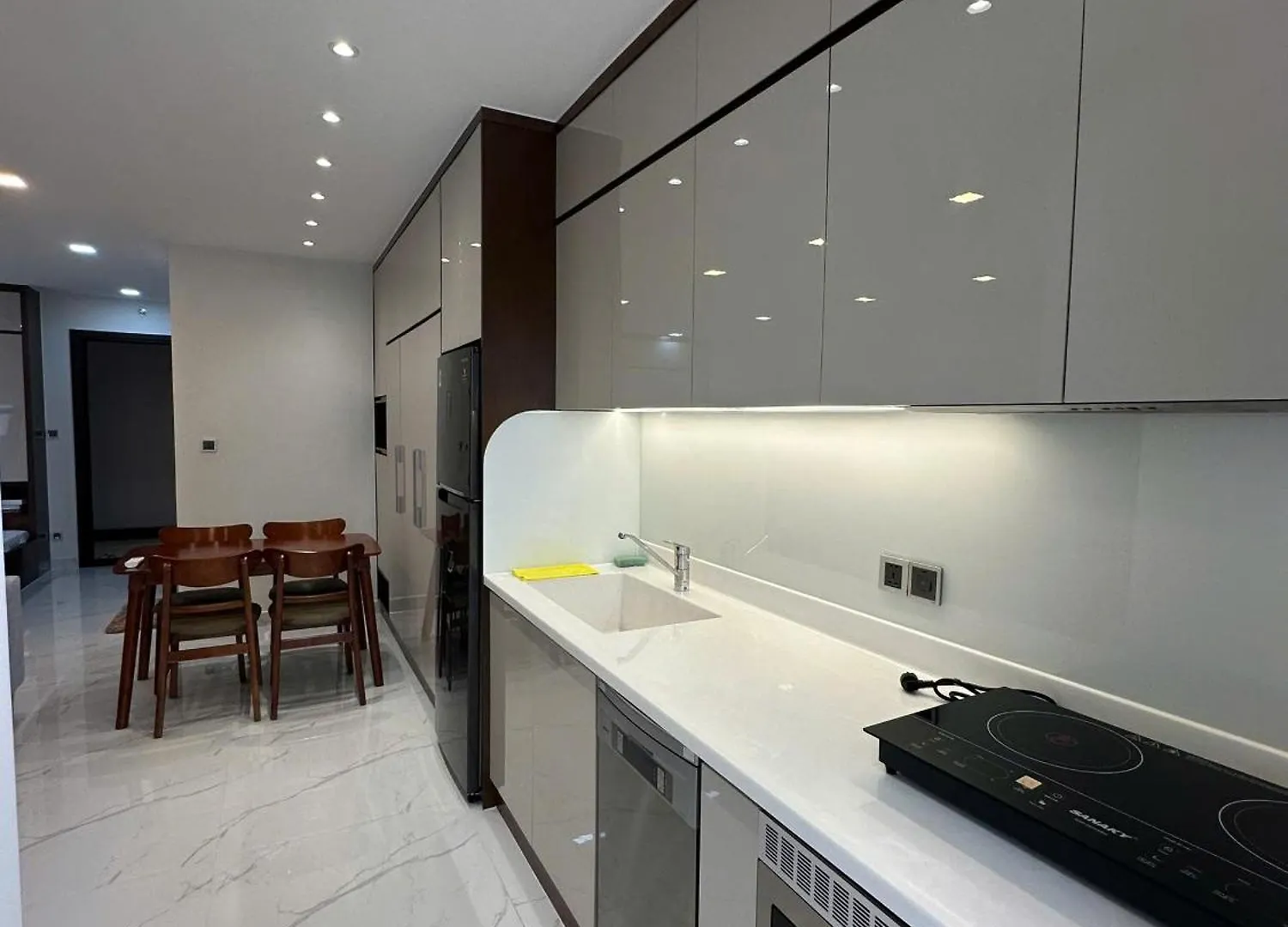 Can Ho Cao Cap San Bay Tsn 1 Ho Si Minh-város Apartman